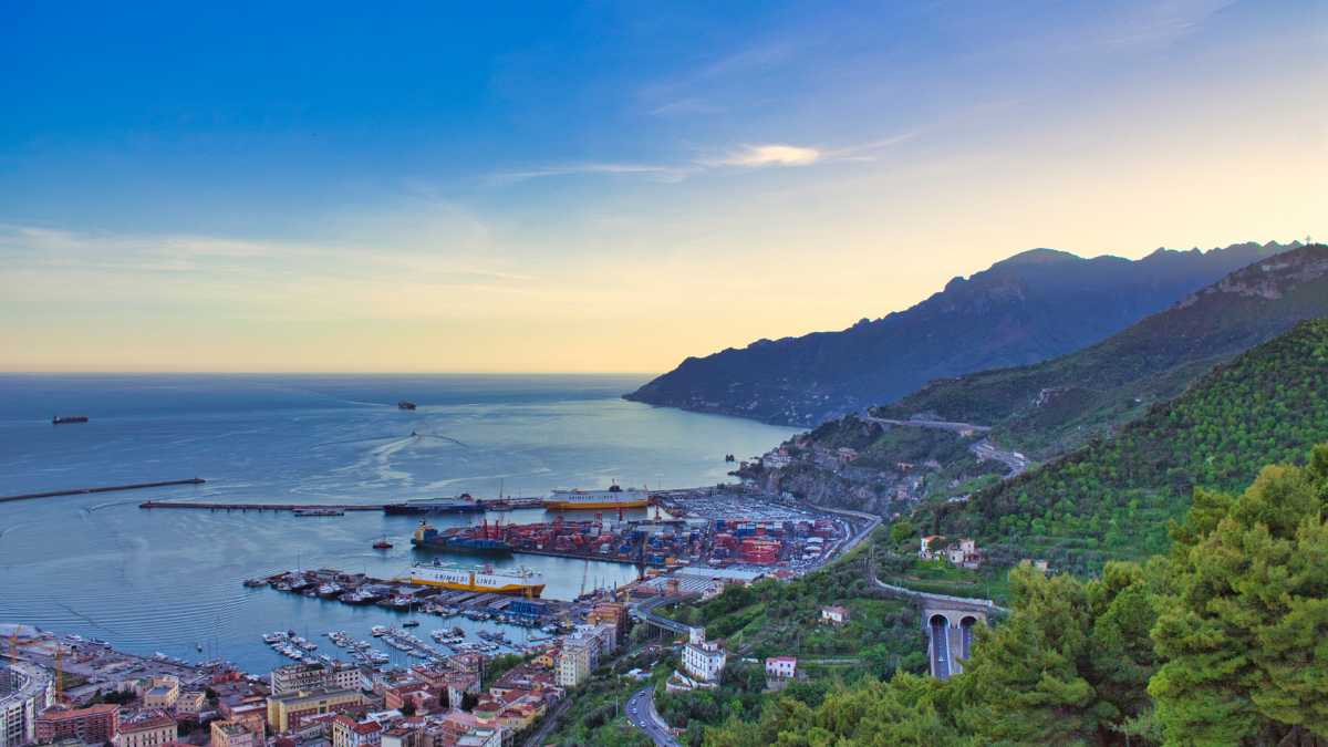 Guida Completa su Come Arrivare a Salerno