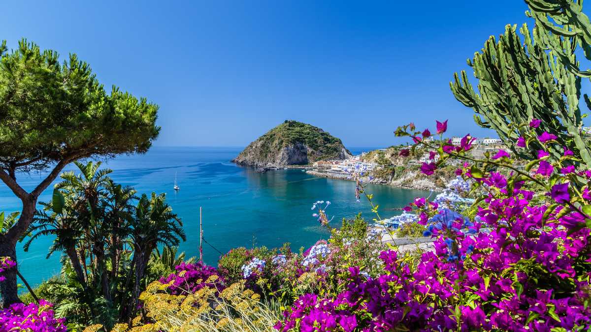 I migliori trekking vicino a Ischia: avventure tra natura e panorami mozzafiato