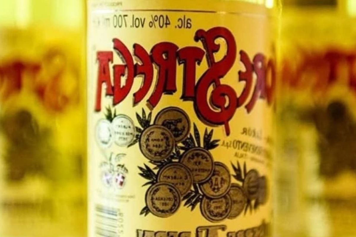 Prodotti tipici di Benevento e il liquore Strega, evidenziare la tradizione gastronomica